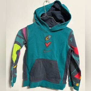 Nike brand hooded pullover sweatshirt boys size small